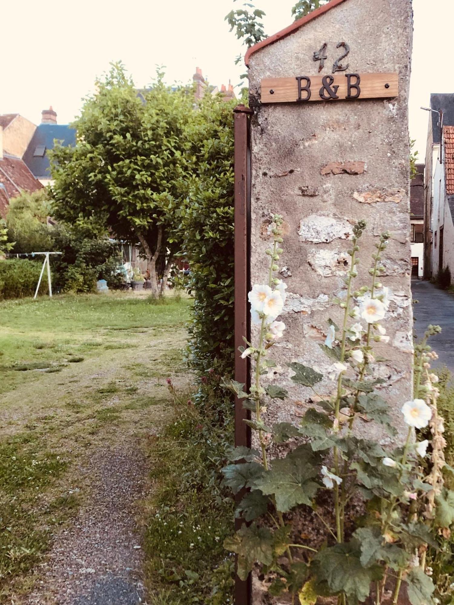 Chambre-Studio Le 42 Nogent-le-Rotrou Eksteriør billede